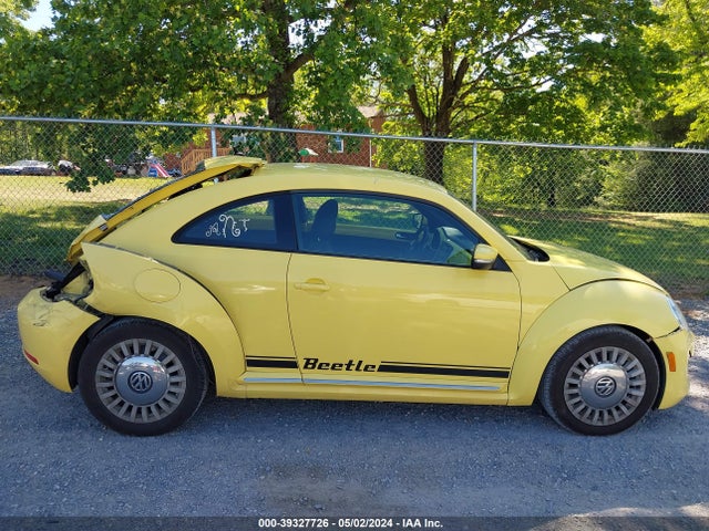 39327726 :رقم المزاد ، 3VWJP7AT3DM658770 vin ، 2013 Volkswagen Beetle 2.5l مزاد بيع