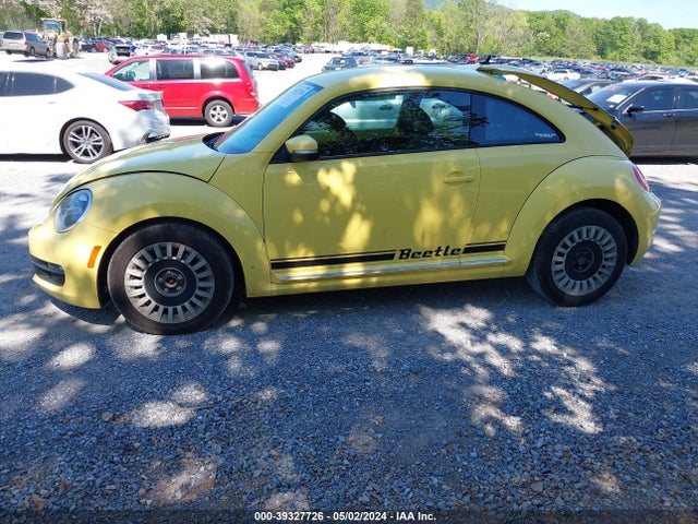 39327726 :رقم المزاد ، 3VWJP7AT3DM658770 vin ، 2013 Volkswagen Beetle 2.5l مزاد بيع