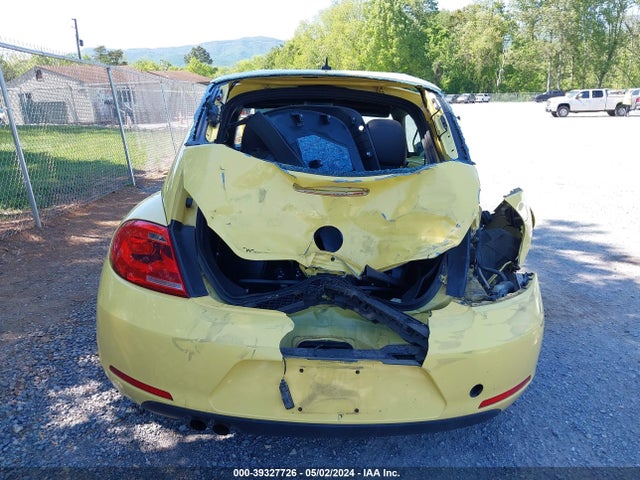 39327726 :رقم المزاد ، 3VWJP7AT3DM658770 vin ، 2013 Volkswagen Beetle 2.5l مزاد بيع