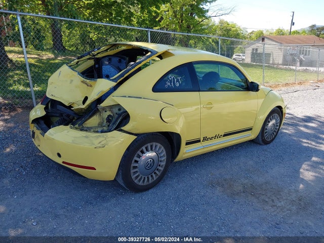 39327726 :رقم المزاد ، 3VWJP7AT3DM658770 vin ، 2013 Volkswagen Beetle 2.5l مزاد بيع