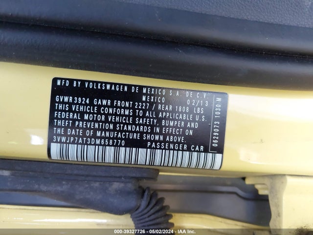 39327726 :رقم المزاد ، 3VWJP7AT3DM658770 vin ، 2013 Volkswagen Beetle 2.5l مزاد بيع