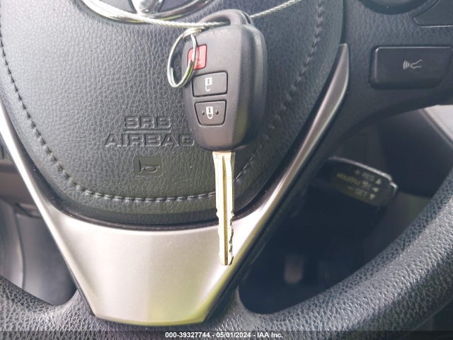 Toyota RAV4 LE 2018 JTMZFREV8JJ182508 Image 11