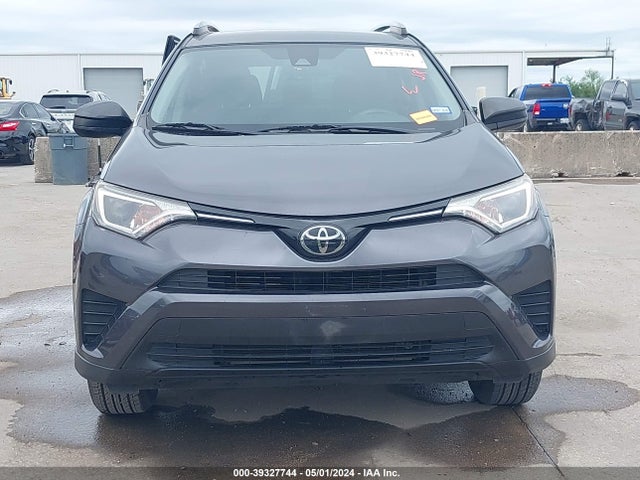 Toyota RAV4 LE 2018 JTMZFREV8JJ182508 Image 12