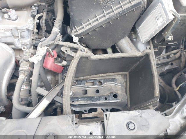 Toyota RAV4 LE 2018 JTMZFREV8JJ182508 Image 17