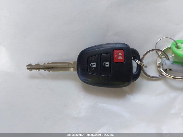 Toyota RAV4 LE 2018 2T3ZFREV6JW437237 Image 11