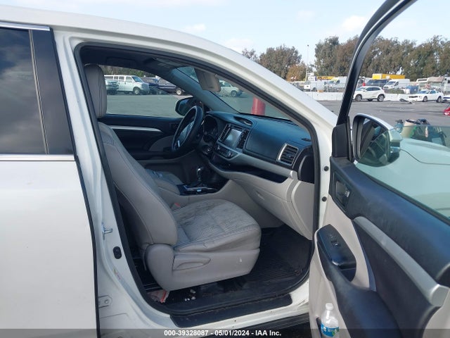Toyota Highlander Le Plus V6 2016 5TDZKRFH7GS180653 Image 5