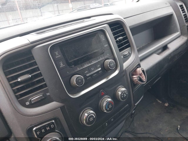 1C6RR6FG5KS630146 RAM 1500 Classic Tradesman Quad Cab 4x2 6'4 Box