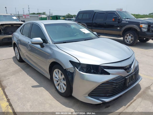 Toyota CAMRY LE 2018 4T1B11HK1JU032138 главное изображение
