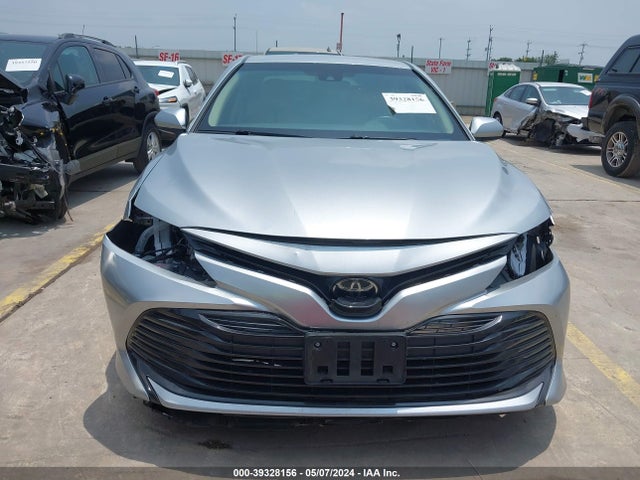 Toyota CAMRY LE 2018 4T1B11HK1JU032138 Image 12