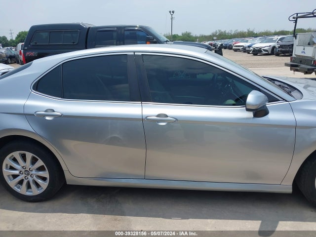 Toyota CAMRY LE 2018 4T1B11HK1JU032138 Image 13
