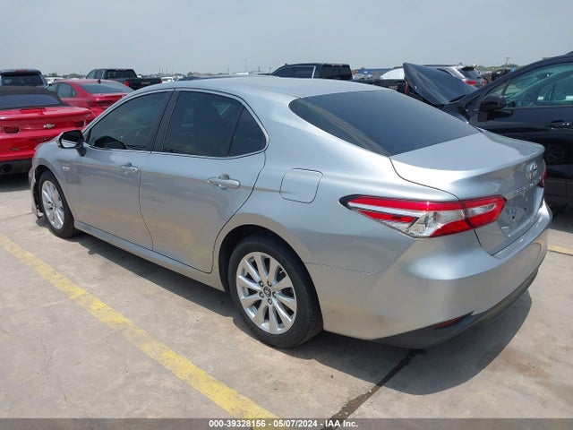 Toyota CAMRY LE 2018 4T1B11HK1JU032138 Image 3