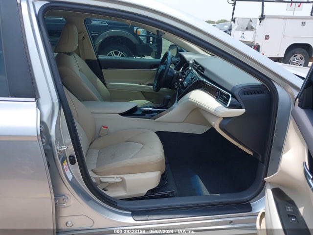 Toyota CAMRY LE 2018 4T1B11HK1JU032138 Image 5