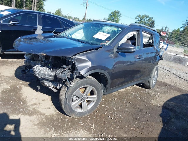 Toyota Rav4 Xle 2015 JTMRFREV4FJ045735 Image 2