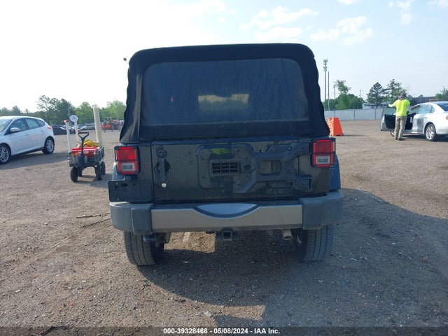 1C4BJWDG9EL234689 Jeep Wrangler Unlimited Freedom Edition