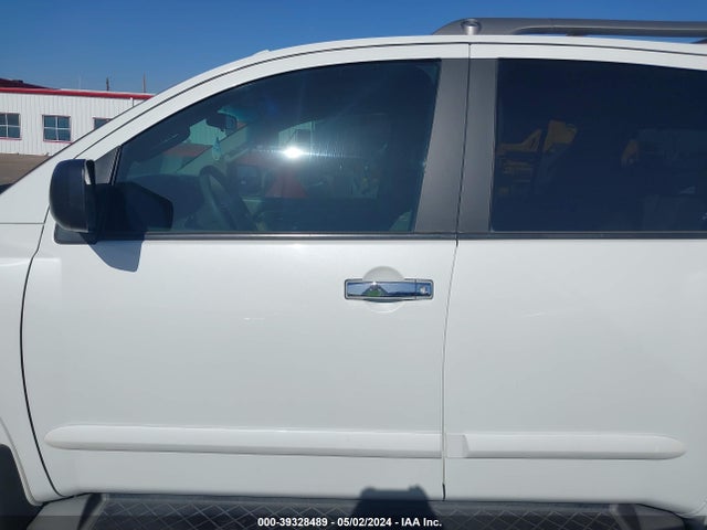 Nissan ARMADA SV 2015 5N1BA0NDXFN622629 Image 14