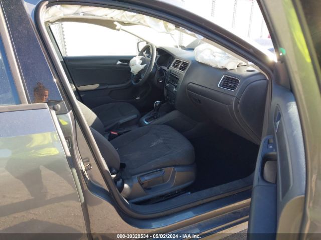 3VW2K7AJXEM353673 Volkswagen Jetta 2.0l S