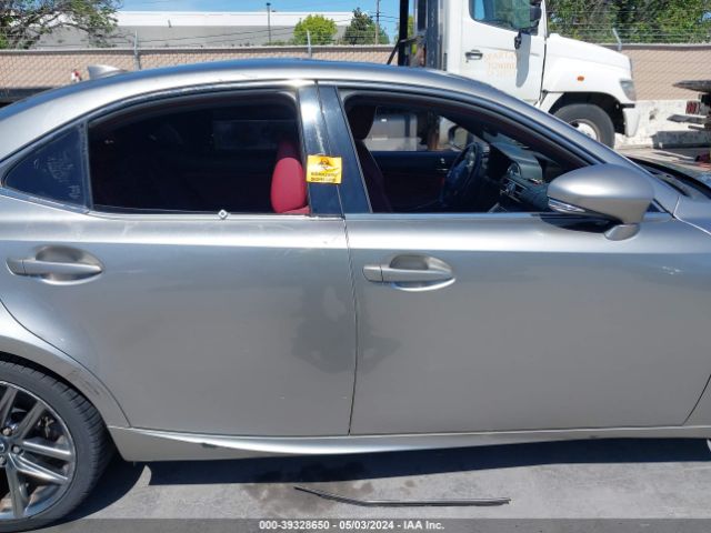 JTHBA1D2XJ5076710 Lexus IS 300