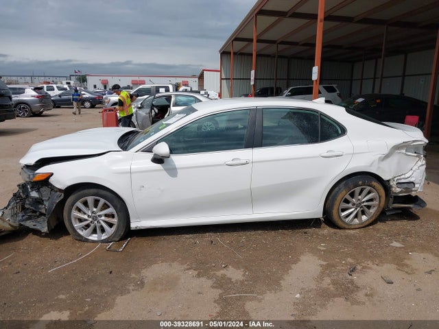 Toyota CAMRY LE 2022 4T1C11AK8NU014062 Image 15