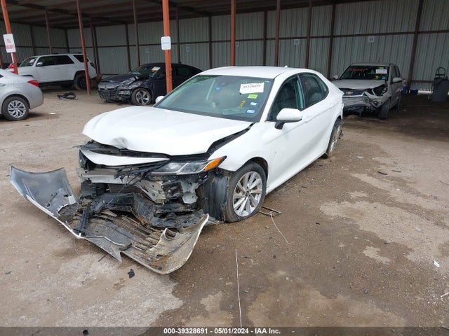 Toyota CAMRY LE 2022 4T1C11AK8NU014062 Image 2