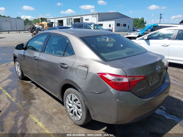 Toyota COROLLA LE 2018 5YFBURHE2JP743543 Image 3