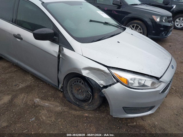 Ford FOCUS S 2017 1FADP3E26HL342299 Image 6