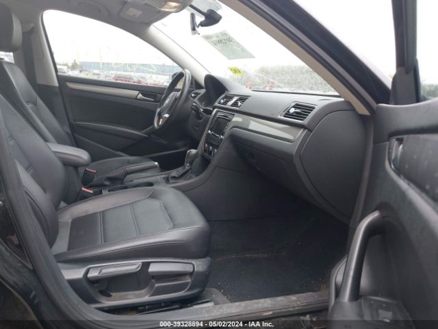 1VWAT7A35FC100791 Volkswagen Passat 1.8t Limited Edition