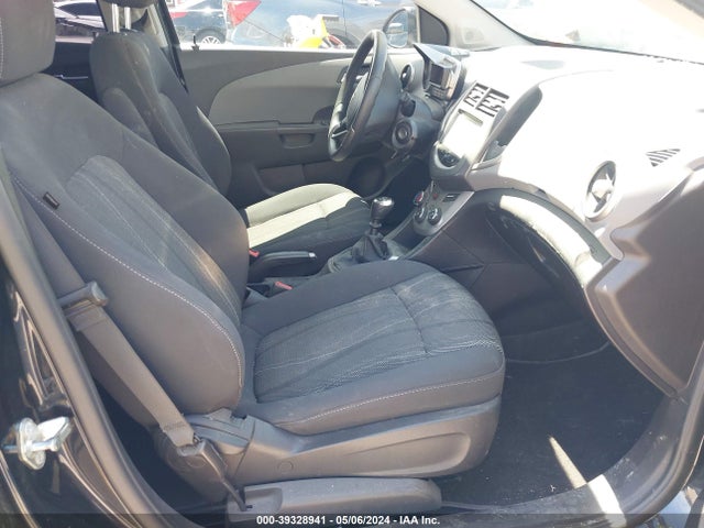 1G1JD6SB7F4132130 Chevrolet Sonic Lt Manual