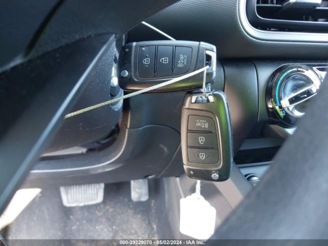 KM8K2CAB3PU058431 Hyundai Kona Se