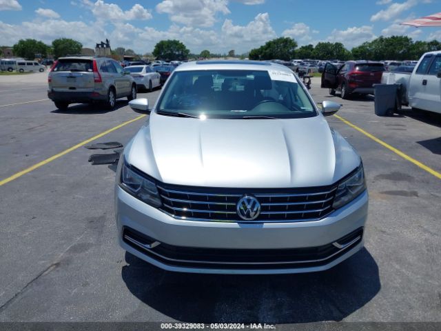 1VWBA7A35JC003562 Volkswagen Passat 2.0t Se