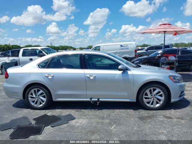1VWBA7A35JC003562 Volkswagen Passat 2.0t Se