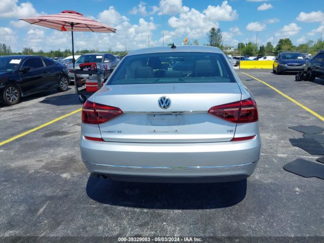 1VWBA7A35JC003562 Volkswagen Passat 2.0t Se