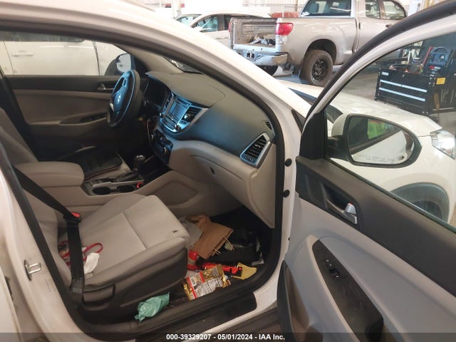 Hyundai TUCSON SE 2017 KM8J3CA40HU313662 Image 5
