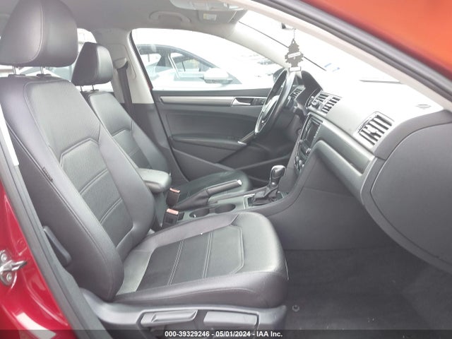 1VWAT7A3XGC042050 Volkswagen Passat 1.8t R-line