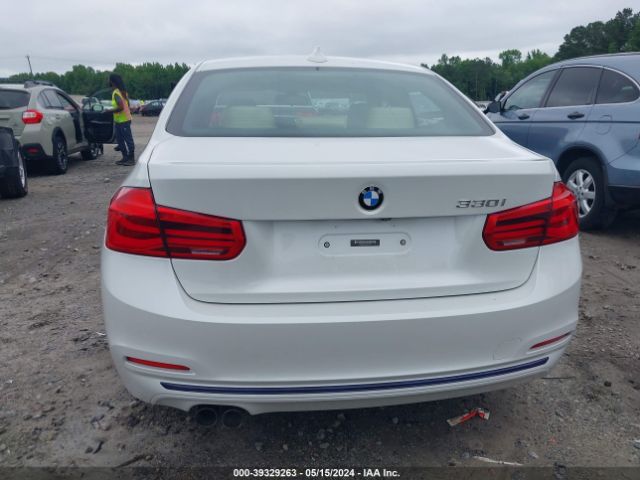 WBA8B9C58JAE22179 BMW 330I