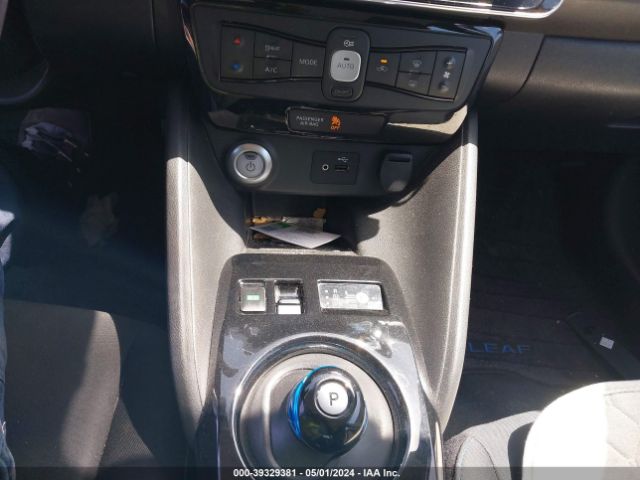 1N4AZ1CP6JC310054 Nissan LEAF SV