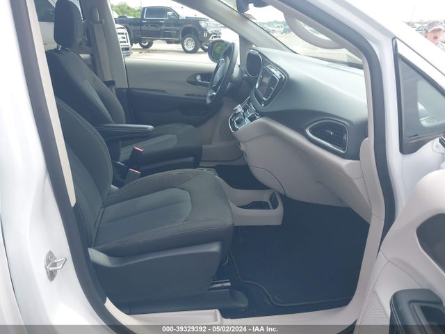 2C4RC1CG8PR620950 Chrysler Voyager Lx