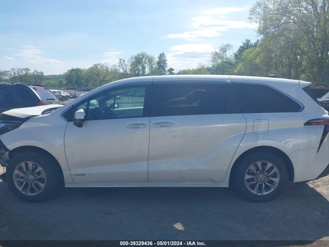 Toyota SIENNA XLE 2021 5TDYRKEC2MS024570 Image 15