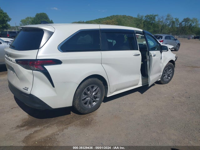Toyota SIENNA XLE 2021 5TDYRKEC2MS024570 Image 4