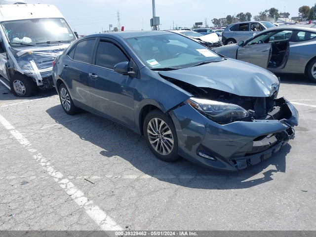 Toyota Corolla Xle 2018 5YFBURHE8JP739772 Image 1