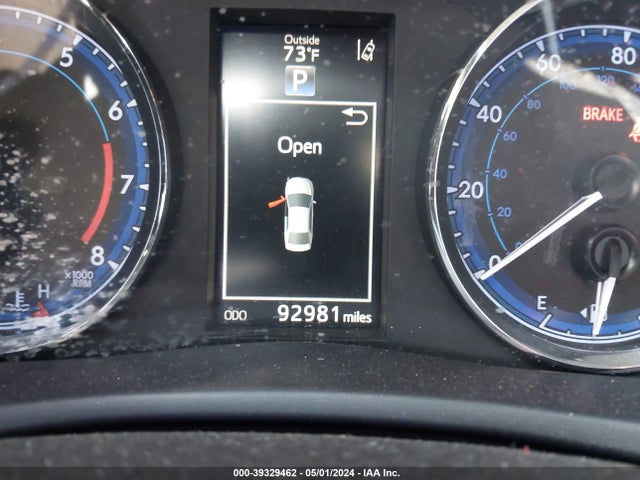 Toyota Corolla Xle 2018 5YFBURHE8JP739772 Image 15