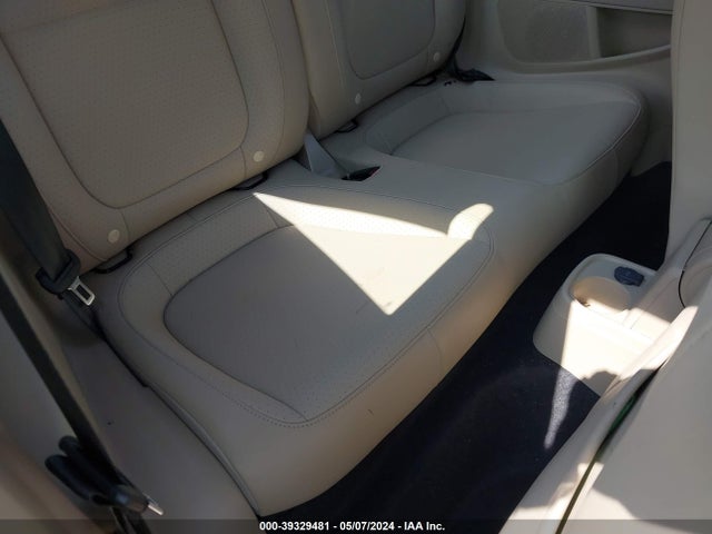 3VWJD7AT3KM717287 Volkswagen Beetle 2.0t Se