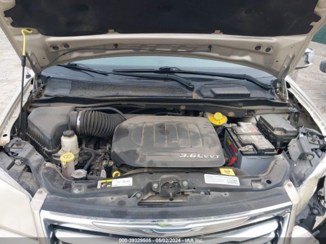 2C4RC1CG2ER345556 Chrysler Town & Country Touring-l