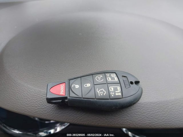 2C4RC1CG2ER345556 Chrysler Town & Country Touring-l