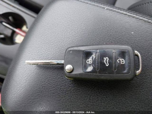 1VWAT7A37EC102993 Volkswagen Passat 1.8t Wolfsburg Edition