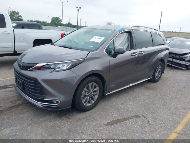 Toyota SIENNA XLE 2021 5TDYRKEC4MS067095 Image 2