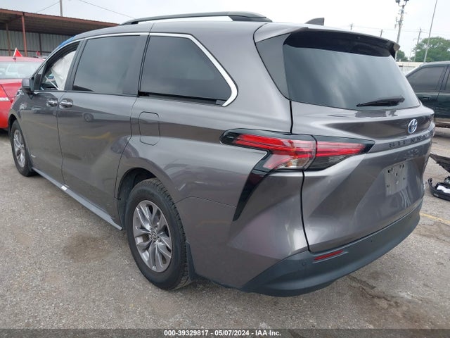 Toyota SIENNA XLE 2021 5TDYRKEC4MS067095 Image 3