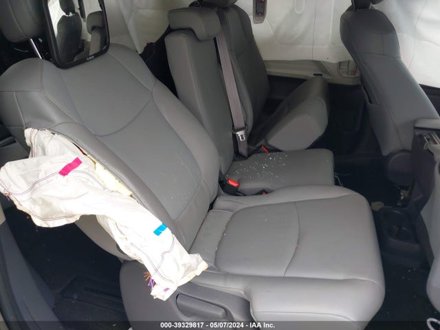 Toyota SIENNA XLE 2021 5TDYRKEC4MS067095 Image 8