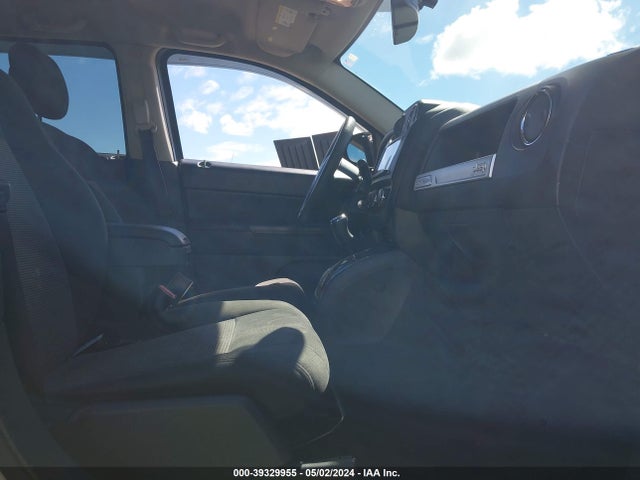 1C4NJDBB0HD106607 Jeep Compass Sport 4x4