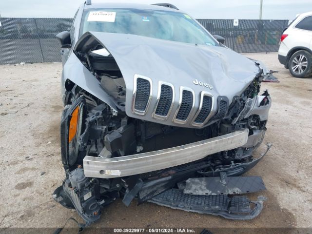 1C4PJLAB8GW217025 Jeep Cherokee Sport