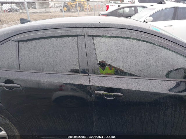 Toyota Corolla Hybrid Le 2024 JTDBCMFE8R3033642 Image 13